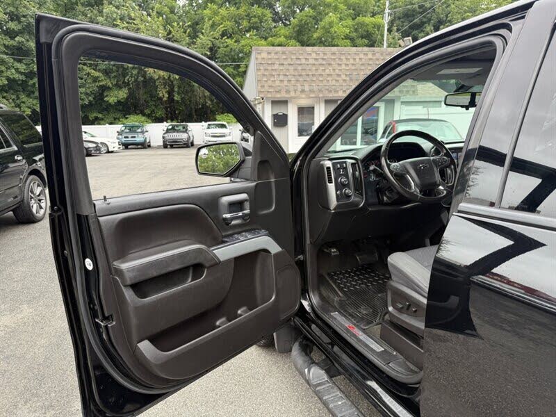 2018 Chevrolet Silverado 1500 LT Z71 Double Cab 4WD - Image 7