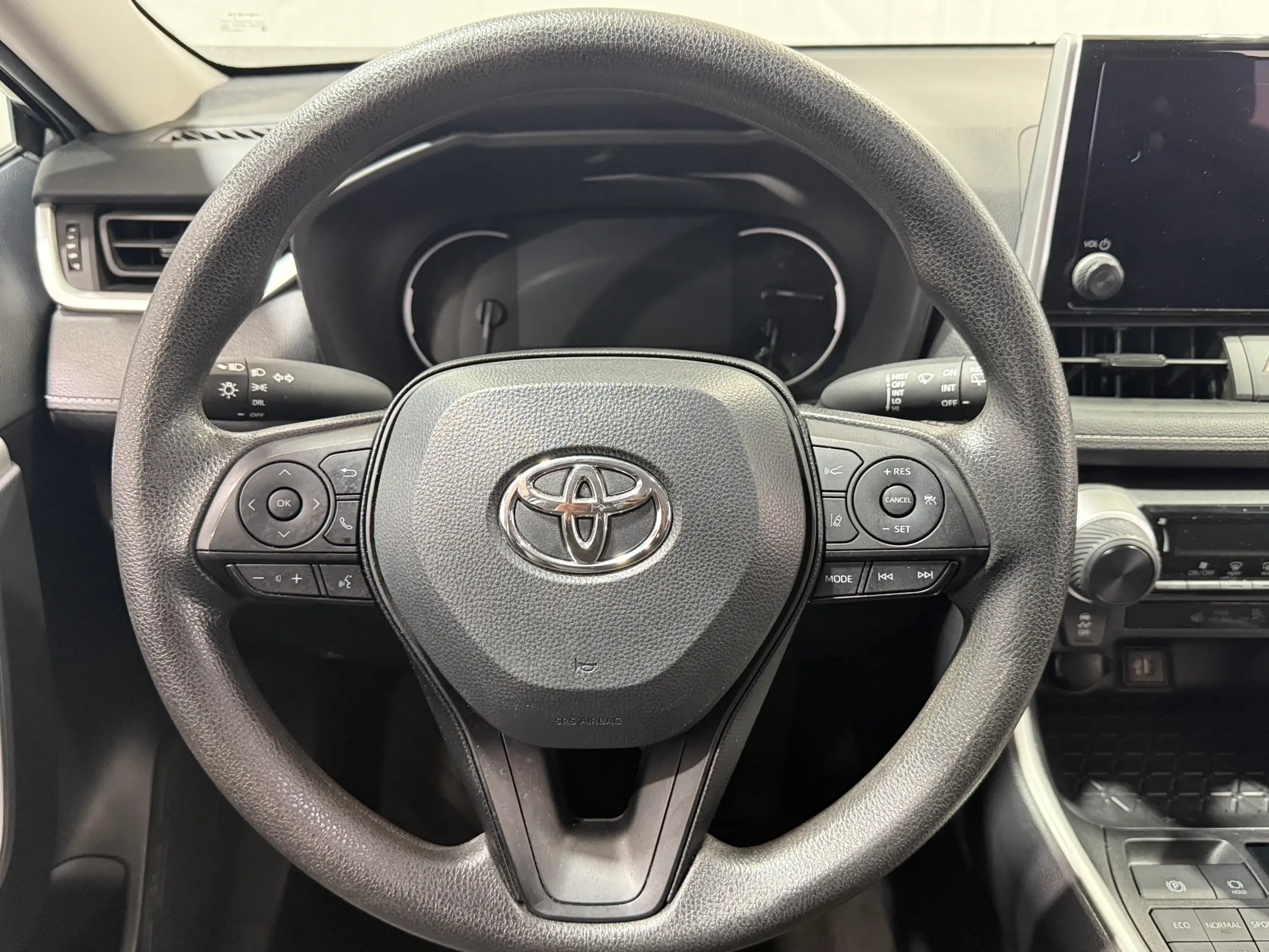 2024 Toyota RAV4 - Image 7