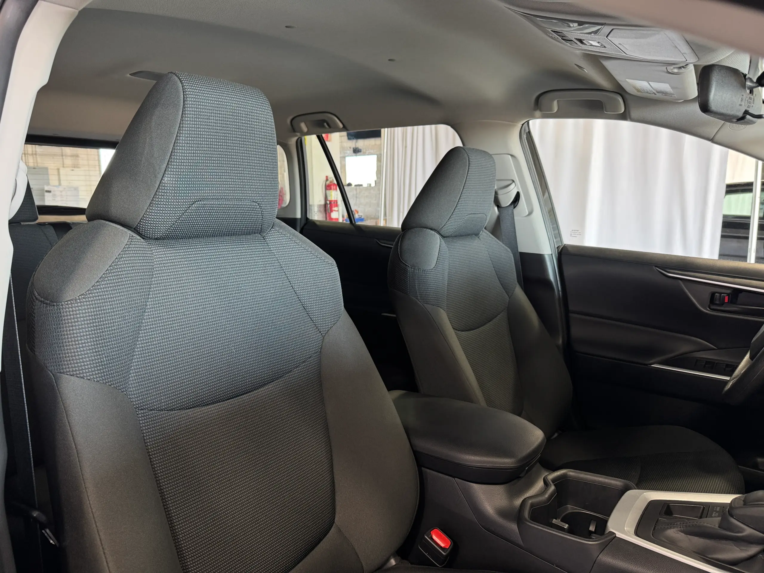 2025 Toyota RAV4 - Image 8