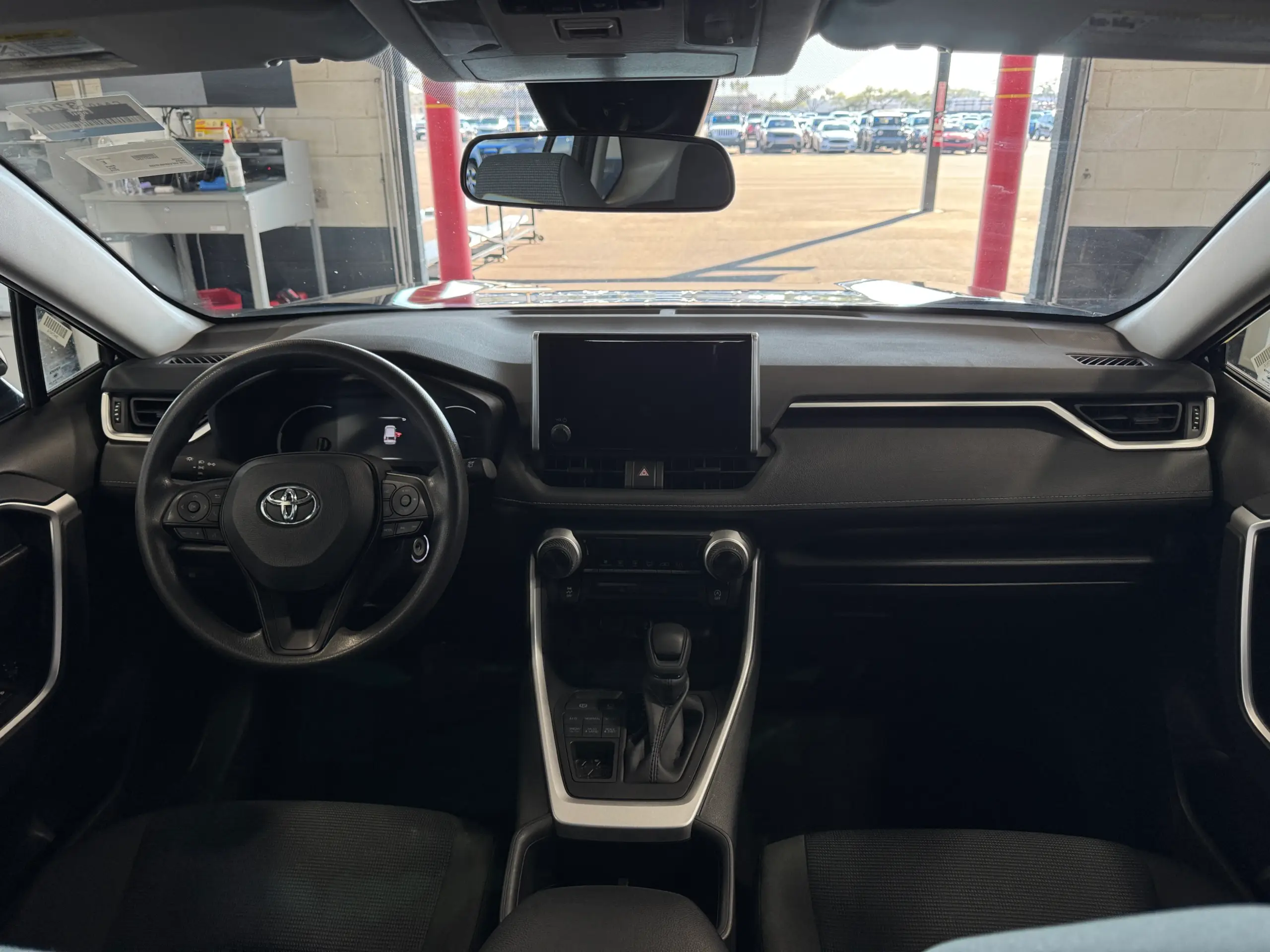 2025 Toyota RAV4 - Image 5