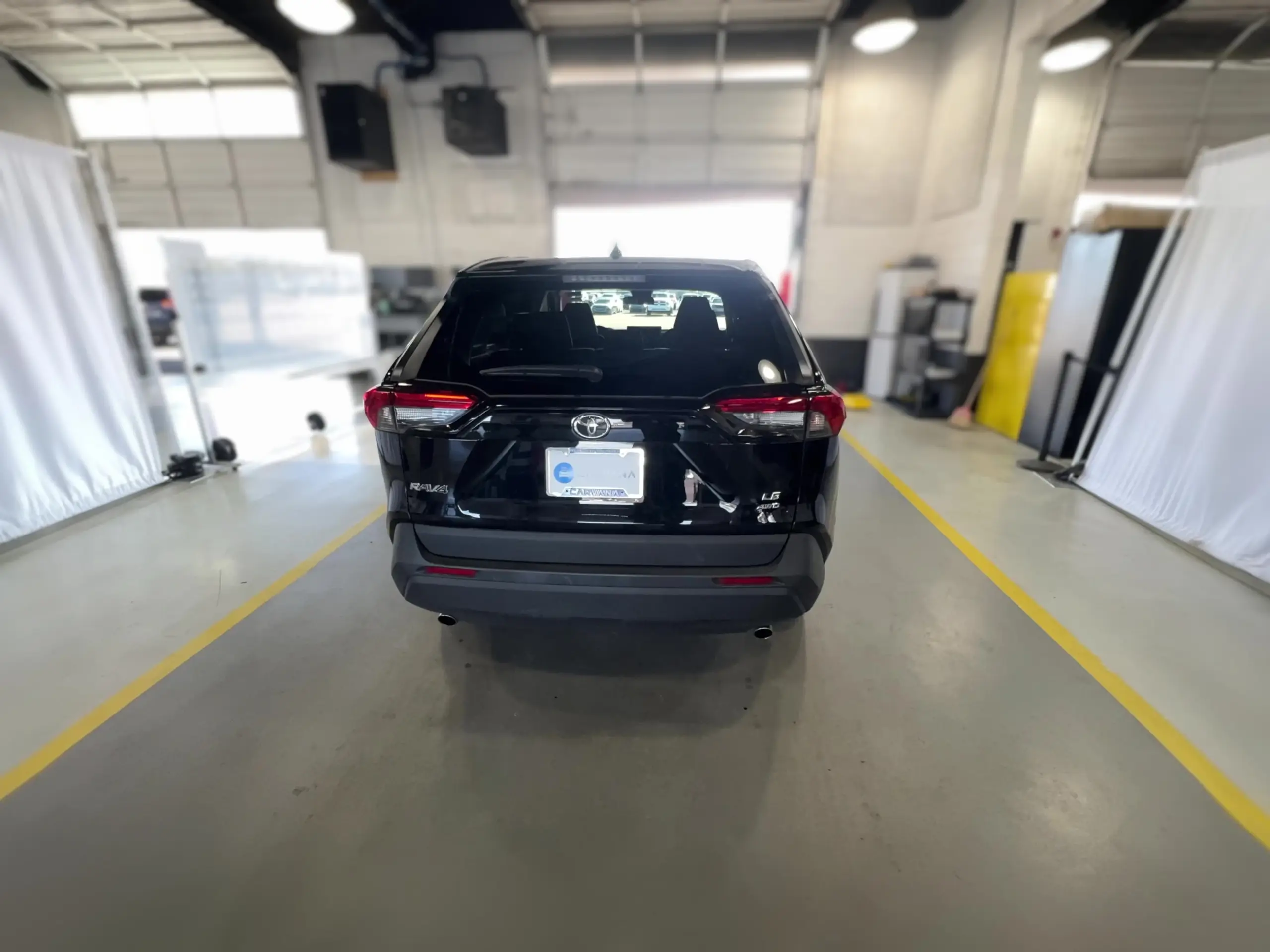 2025 Toyota RAV4 - Image 4